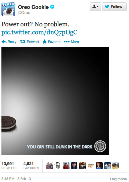 Tweet post of single Oreo cookie with power outage tweet text